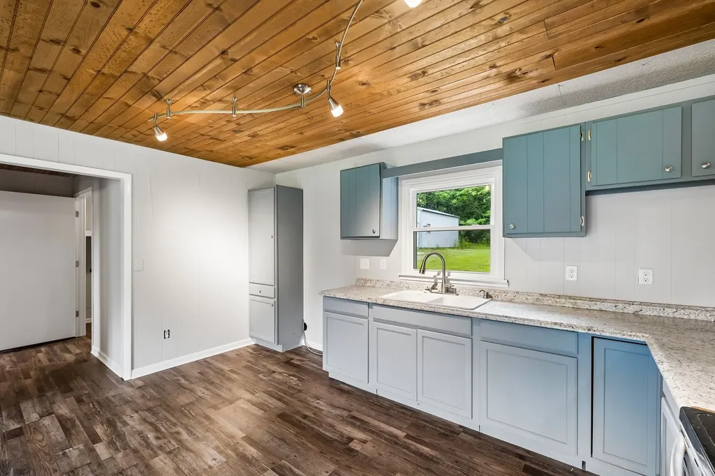551 W 1st Street Hillsboro TN 37342