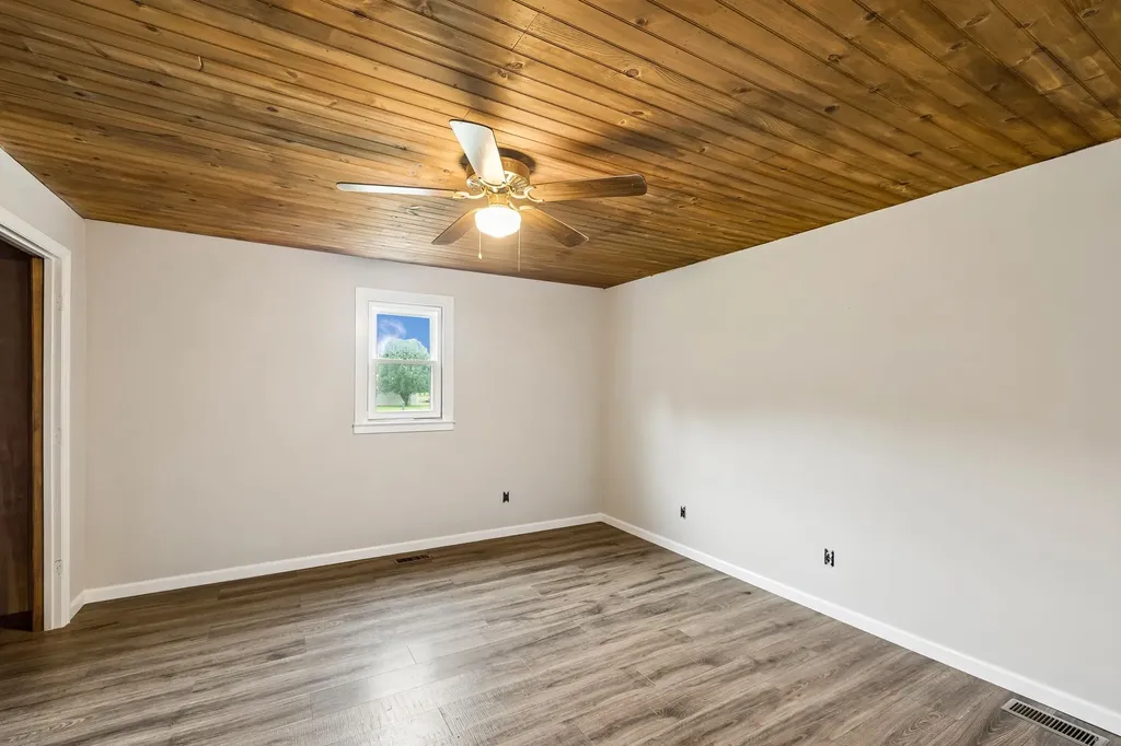 551 W 1st Street Hillsboro TN 37342