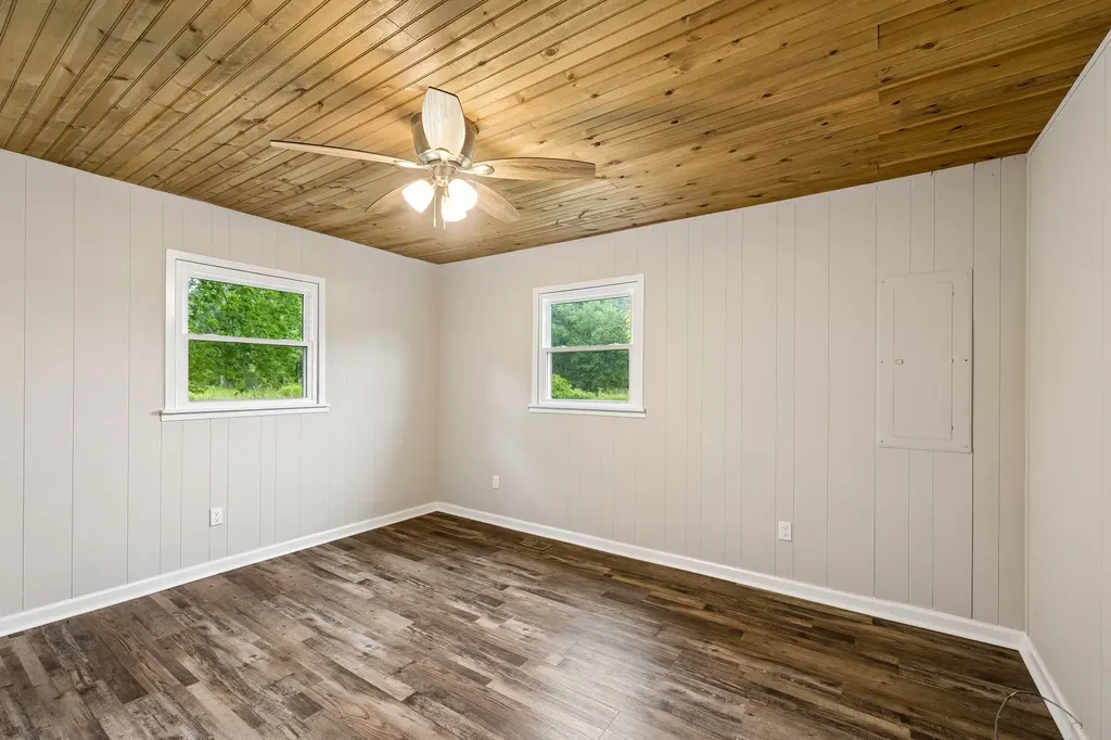 551 W 1st Street Hillsboro TN 37342