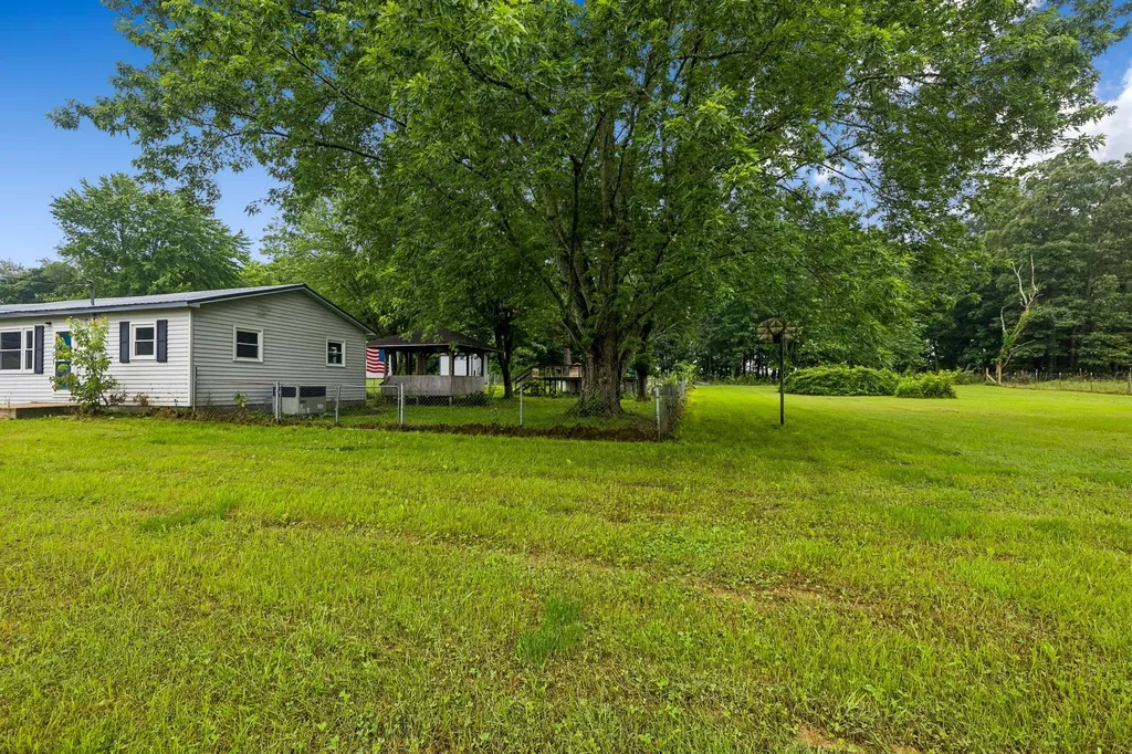 551 W 1st Street Hillsboro TN 37342