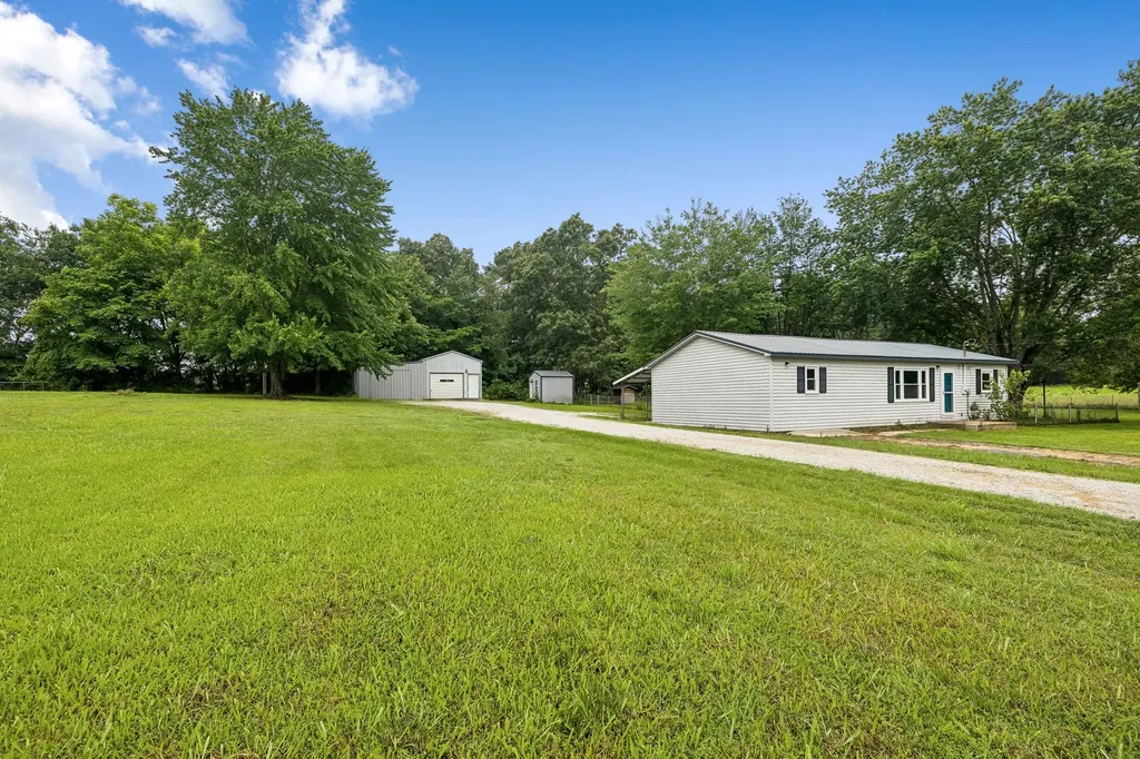 551 W 1st Street Hillsboro TN 37342