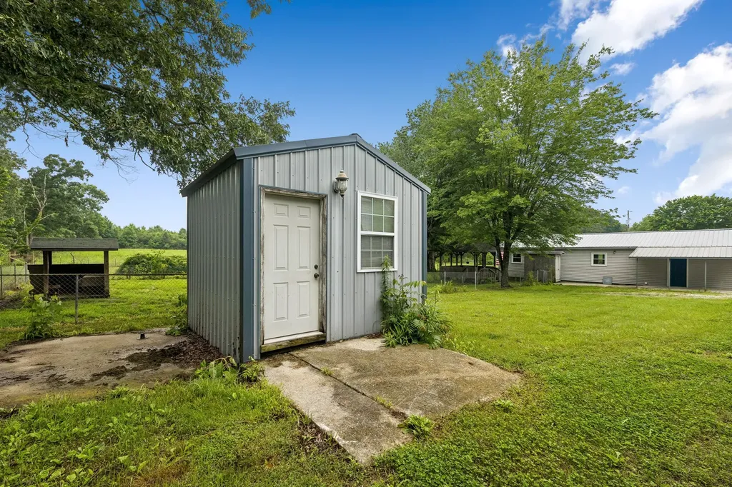 551 W 1st Street Hillsboro TN 37342