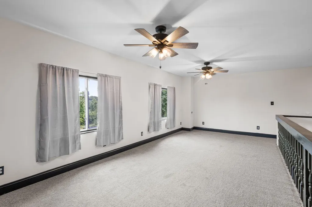 198 Spring Road Spring City TN 37381