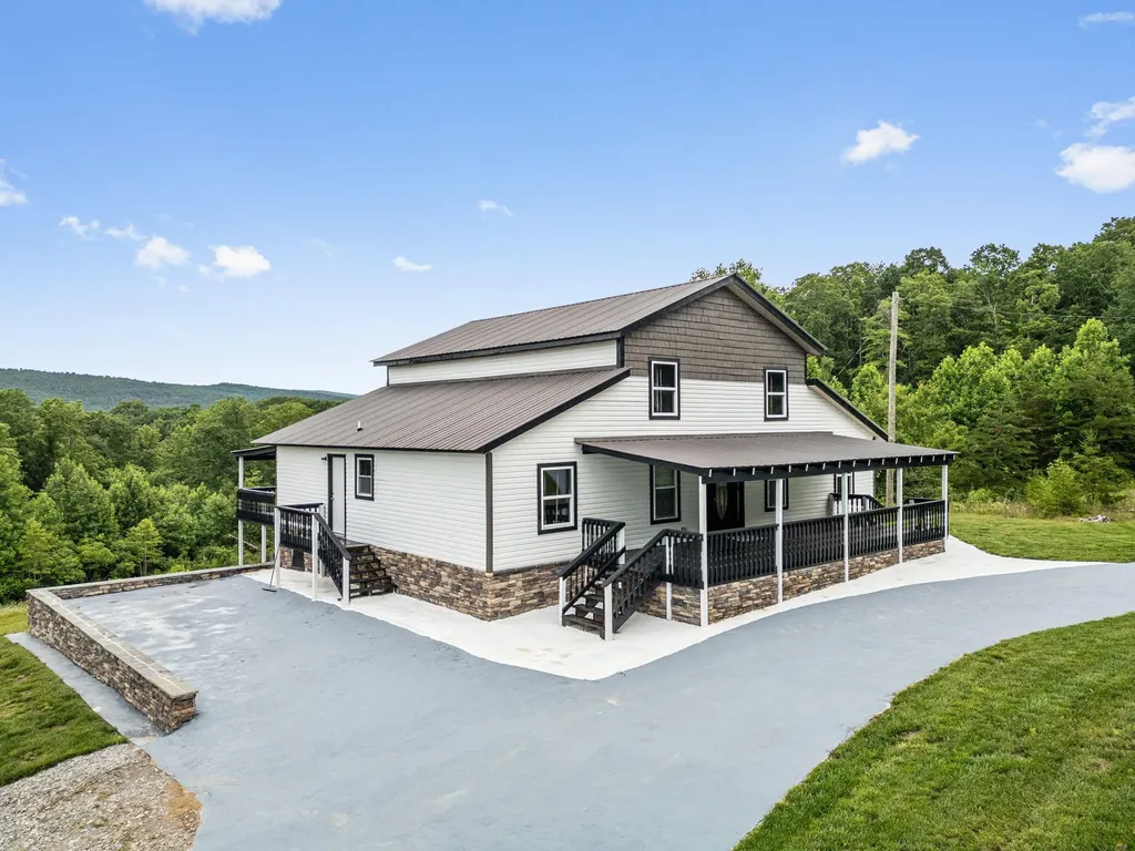 198 Spring Road Spring City TN 37381