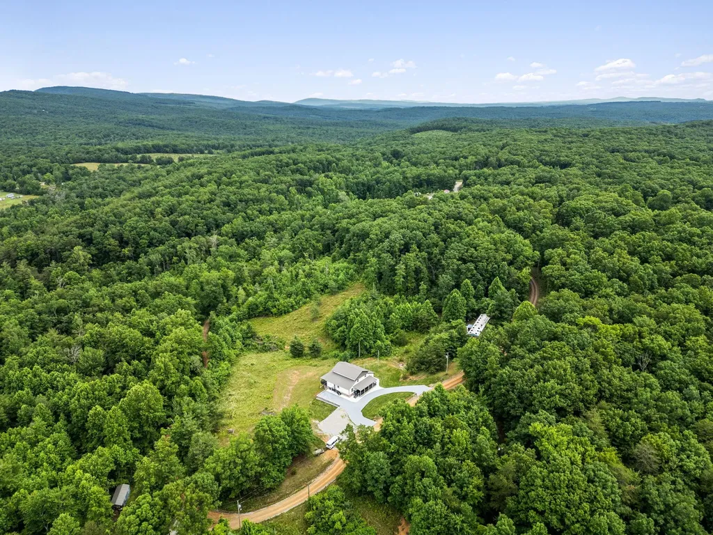 198 Spring Road Spring City TN 37381