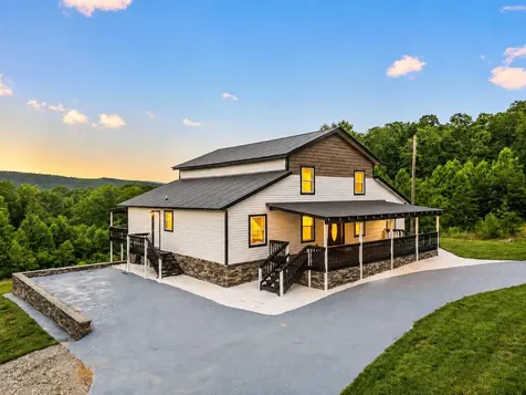 198 Spring Road Spring City TN 37381