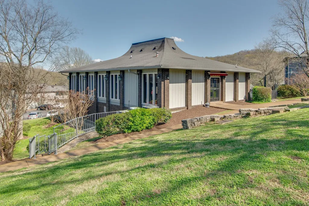 21 Vaughns Gap Road Nashville TN 37205