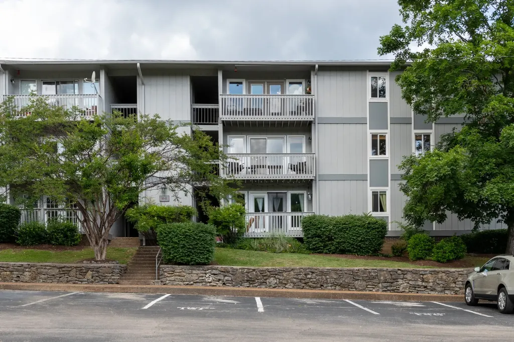 21 Vaughns Gap Road Nashville TN 37205