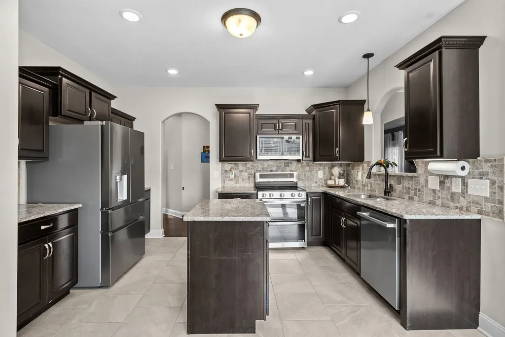 295 Castleton Court Clarksville TN 37043
