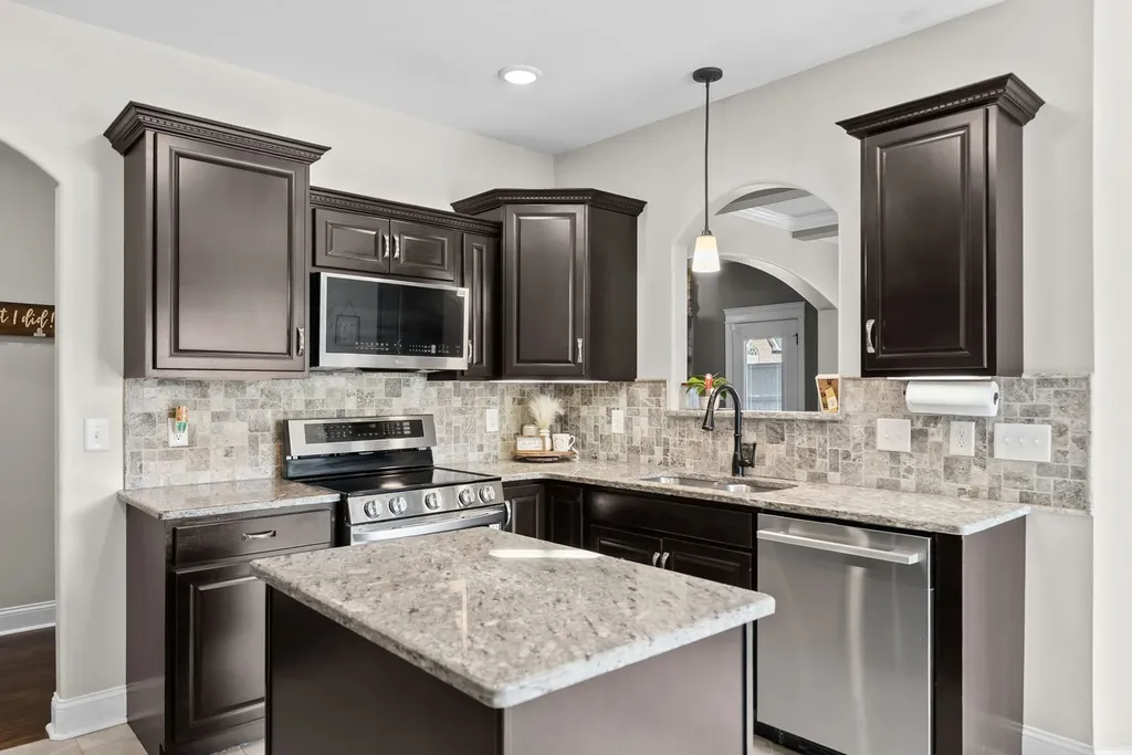 295 Castleton Court Clarksville TN 37043