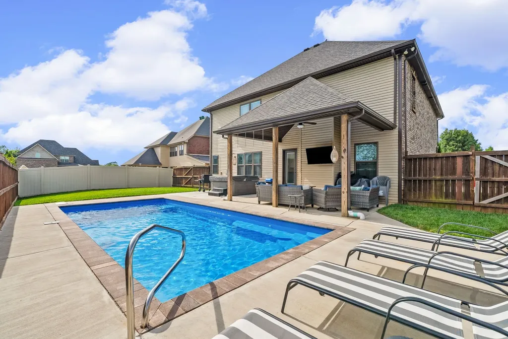 295 Castleton Court Clarksville TN 37043