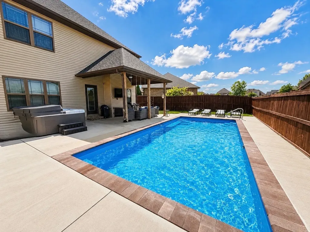 295 Castleton Court Clarksville TN 37043