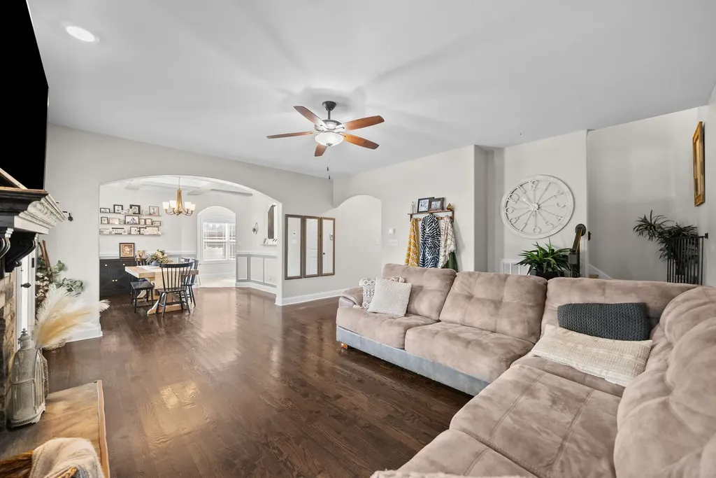 295 Castleton Court Clarksville TN 37043