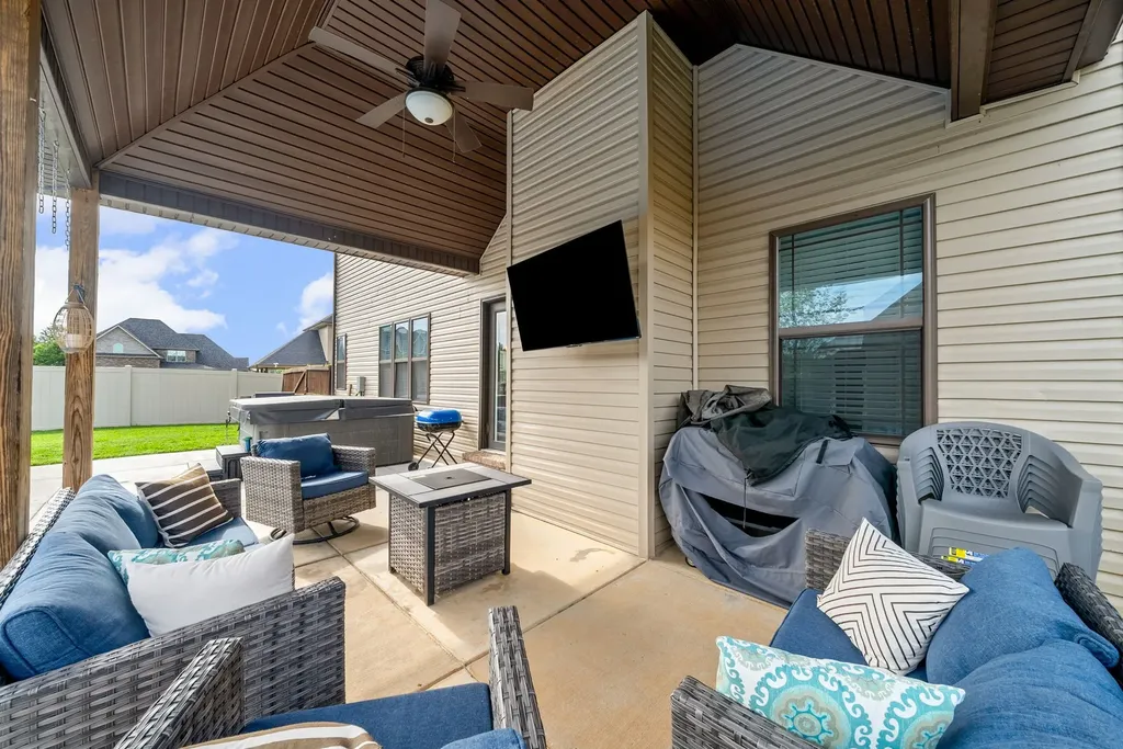 295 Castleton Court Clarksville TN 37043
