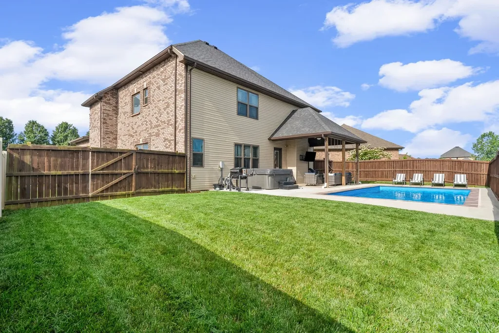 295 Castleton Court Clarksville TN 37043