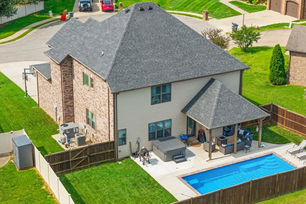 295 Castleton Court Clarksville TN 37043