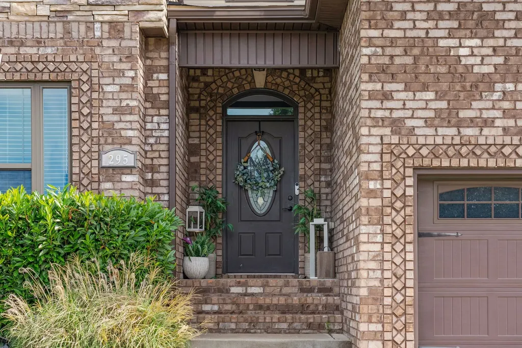 295 Castleton Court Clarksville TN 37043