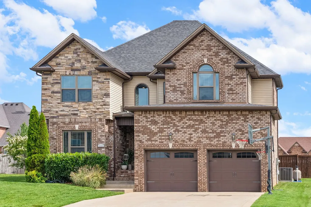 295 Castleton Court Clarksville TN 37043