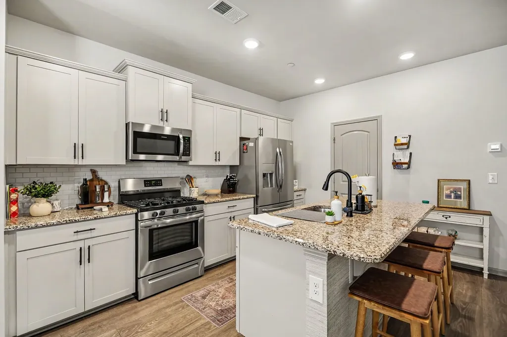 414 Manor Row Pleasant View TN 37146