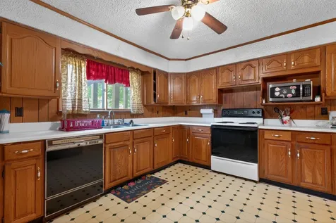 697 Bottom Road Palmer TN 37365