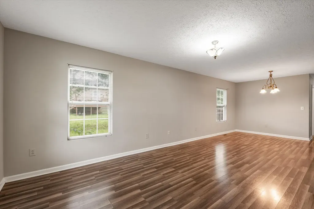 303 15th Ave, W Springfield TN 37172