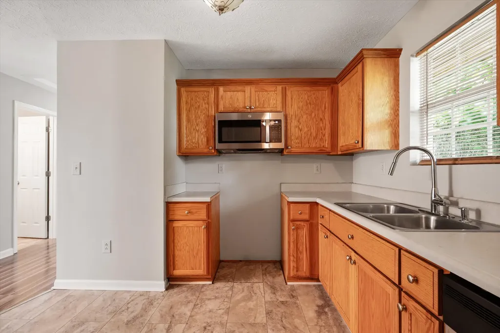 303 15th Ave, W Springfield TN 37172