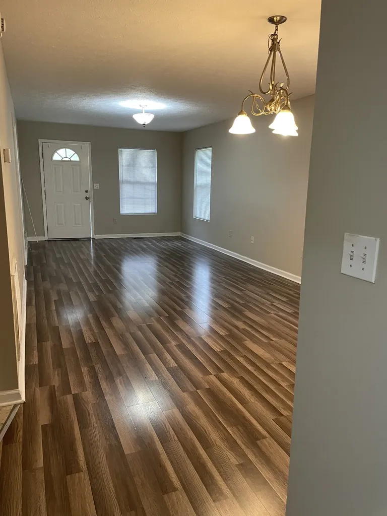 303 15th Ave, W Springfield TN 37172