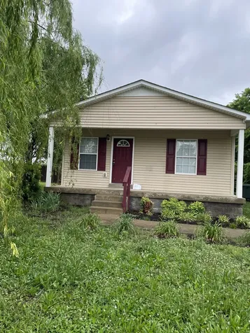 303 15th Ave, W Springfield TN 37172