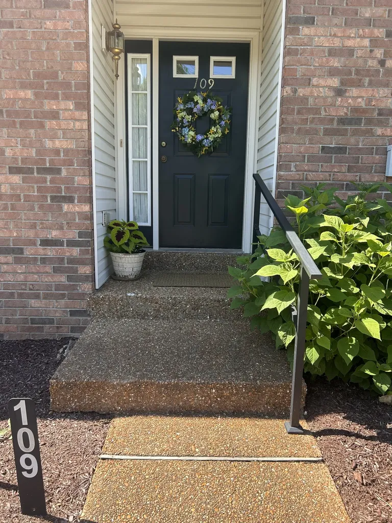 109 Eastdale Lane Dickson TN 37055