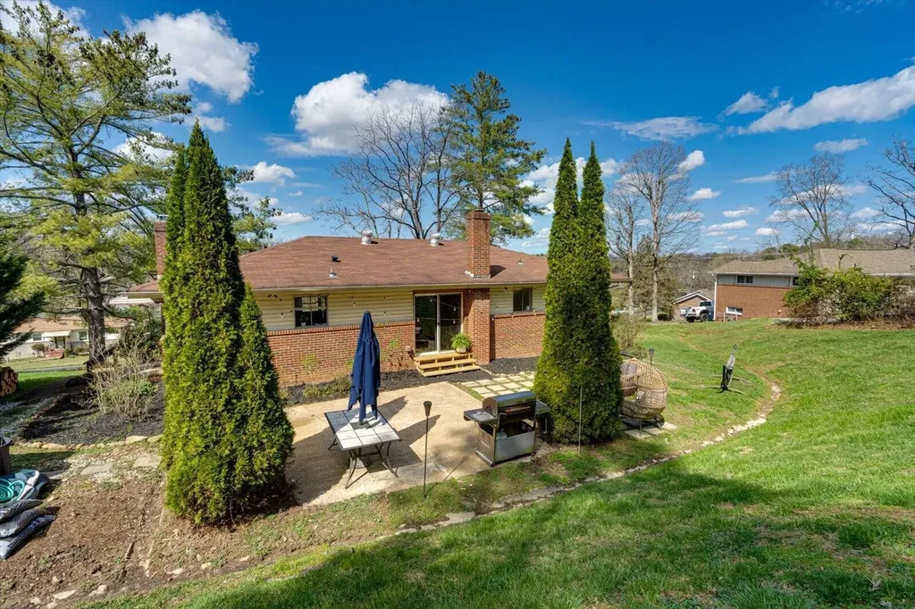 1402 John Ross Road Chattanooga TN 37412
