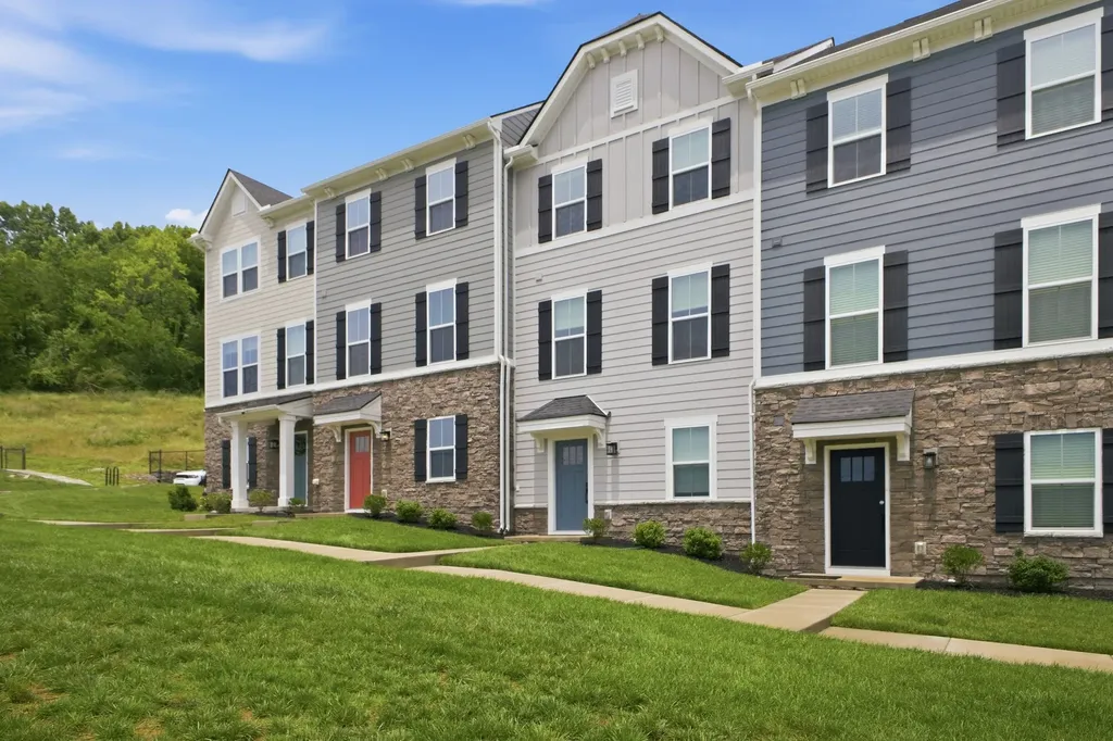 905 Mountain View Court Thompsons Station TN 37179