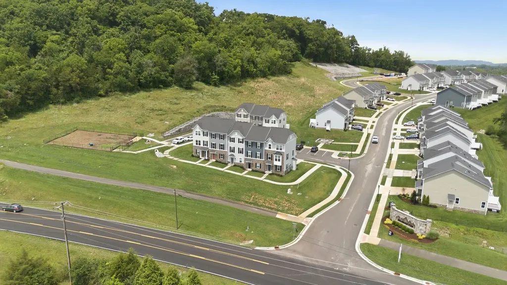 905 Mountain View Court Thompsons Station TN 37179