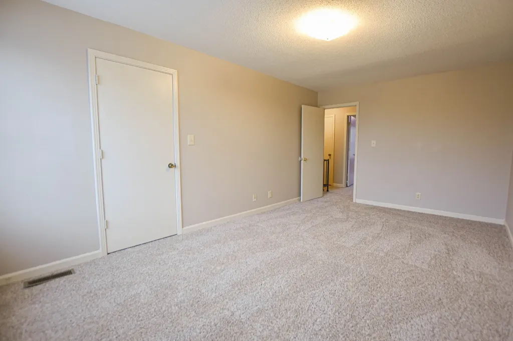 1533 E Knollwood Circle Clarksville TN 37043