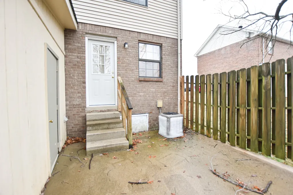 1533 E Knollwood Circle Clarksville TN 37043