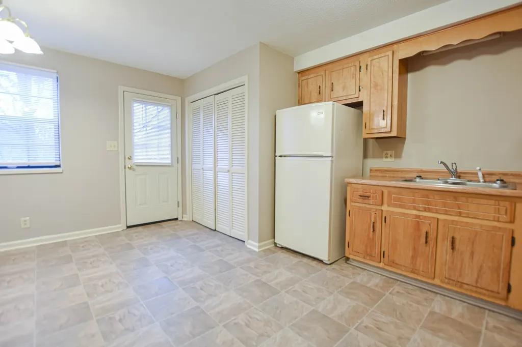 1533 E Knollwood Circle Clarksville TN 37043