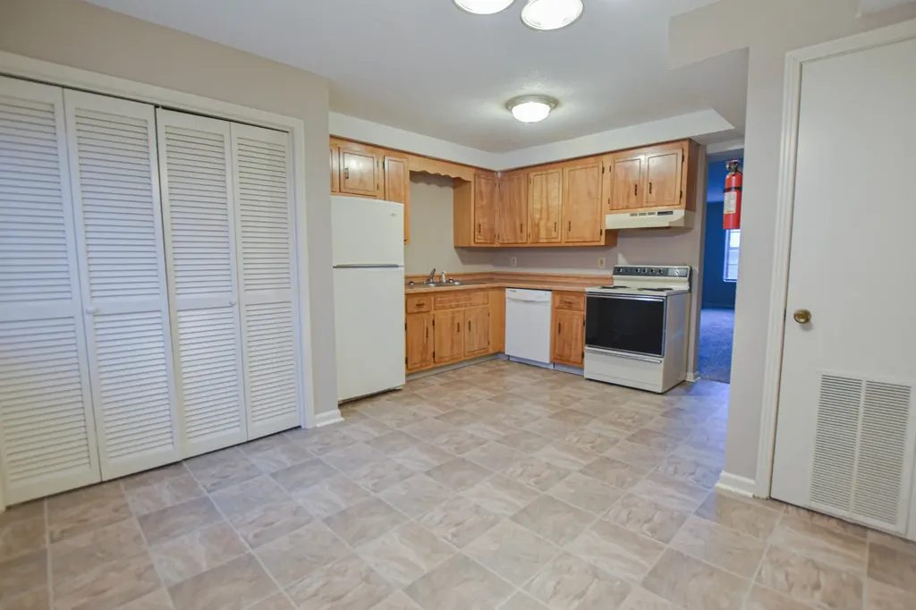 1533 E Knollwood Circle Clarksville TN 37043