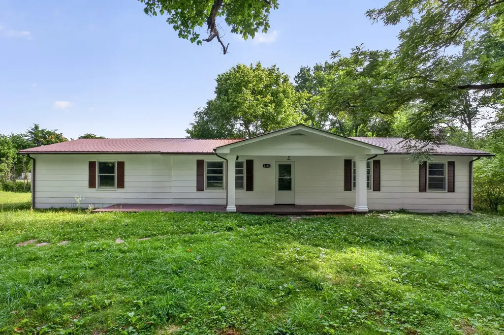 2385 Midway Road Smithville TN 37166