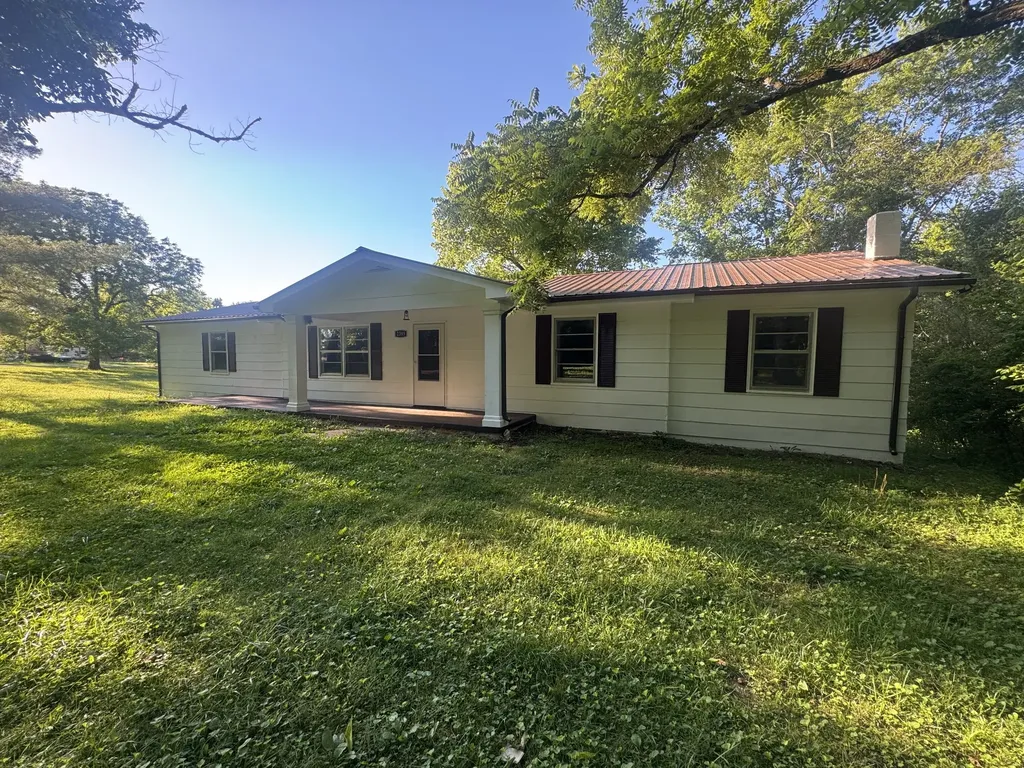 2385 Midway Road Smithville TN 37166