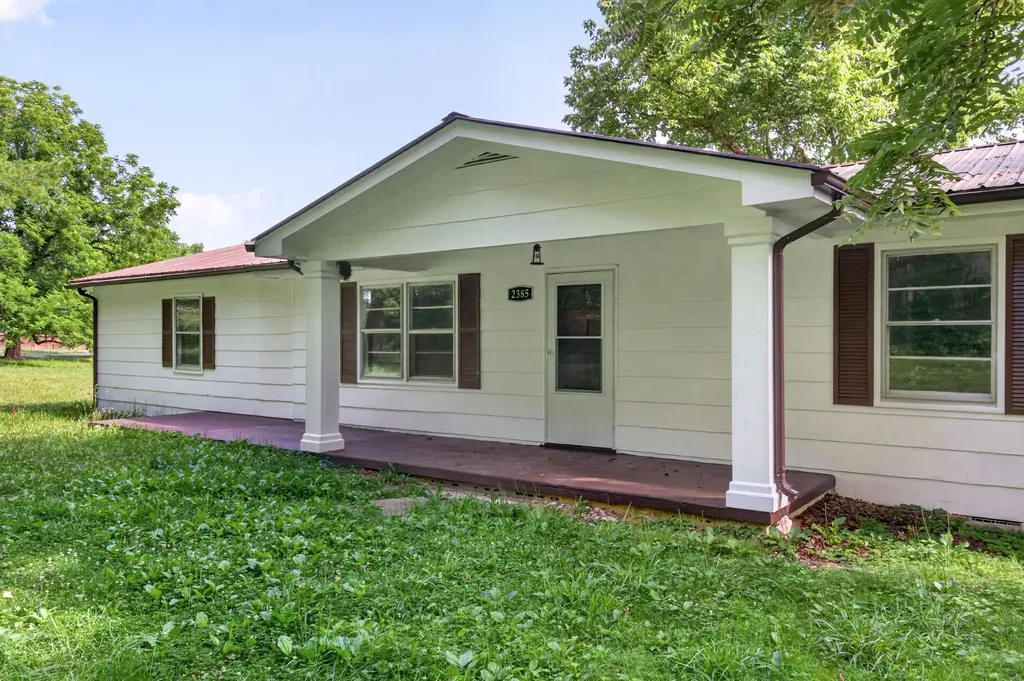 2385 Midway Road Smithville TN 37166