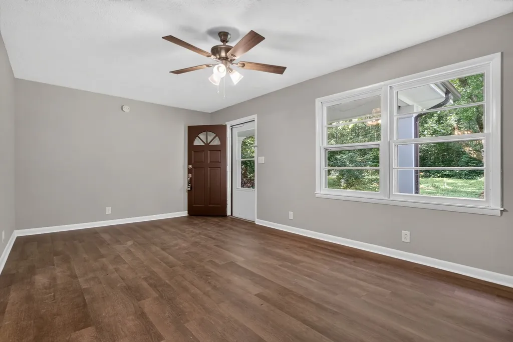 2385 Midway Road Smithville TN 37166