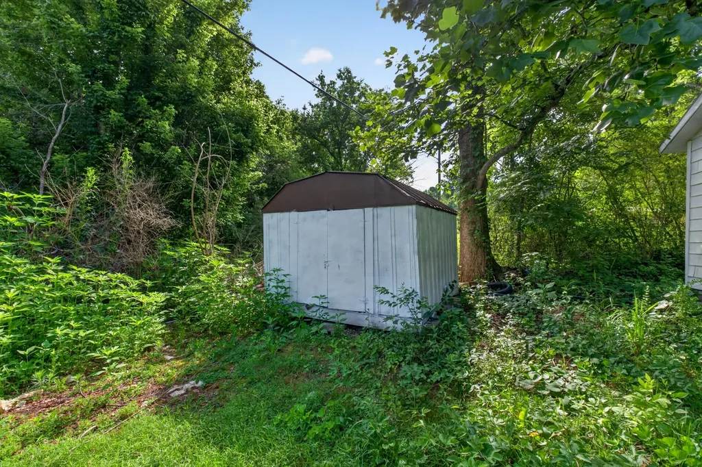 2385 Midway Road Smithville TN 37166