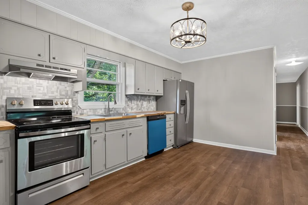 2385 Midway Road Smithville TN 37166