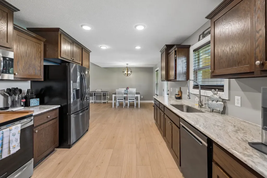 2892 Highway 52, E Lafayette TN 37083