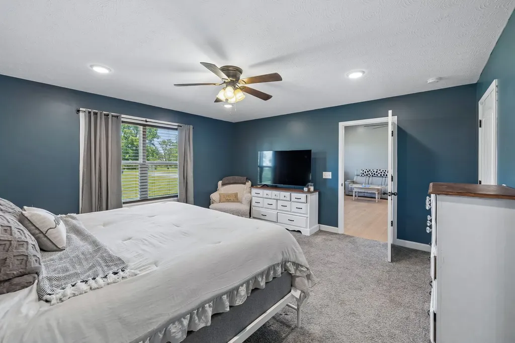2892 Highway 52, E Lafayette TN 37083