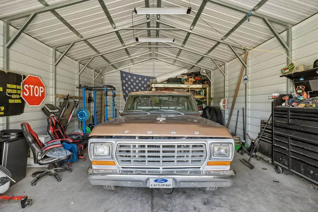 2892 Highway 52, E Lafayette TN 37083
