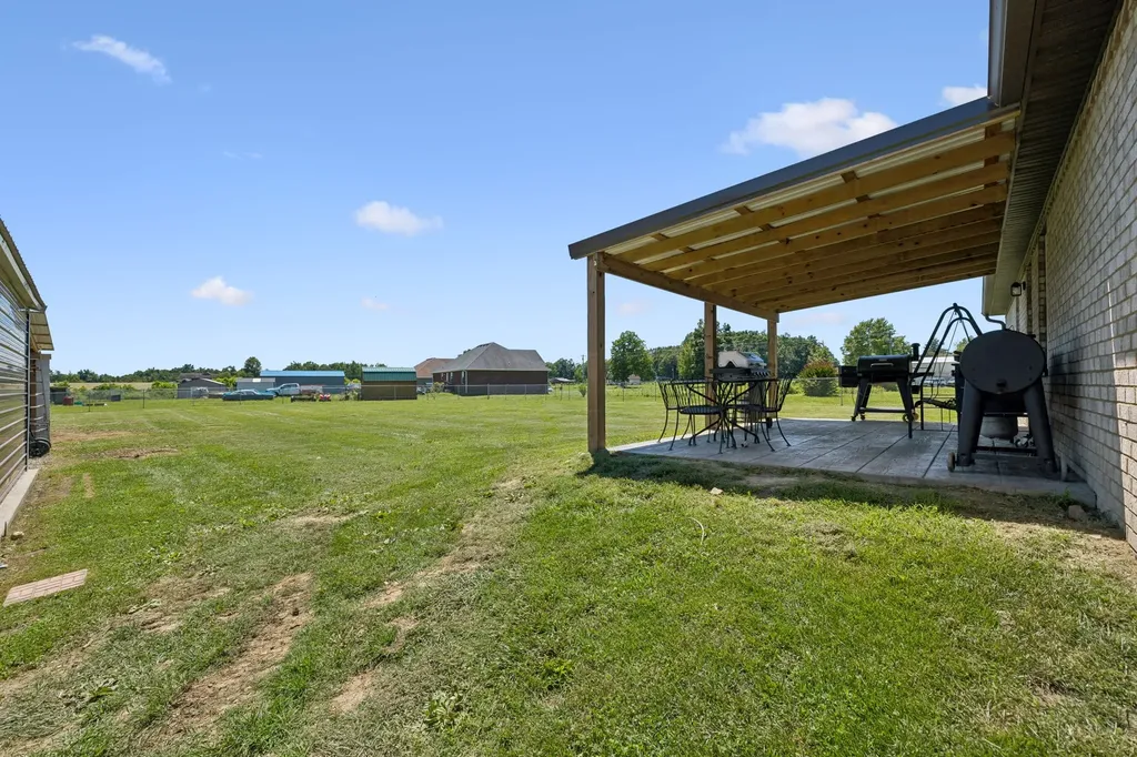 2892 Highway 52, E Lafayette TN 37083