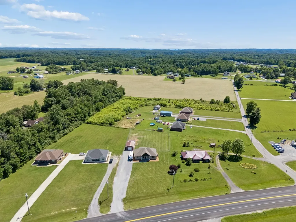 2892 Highway 52, E Lafayette TN 37083