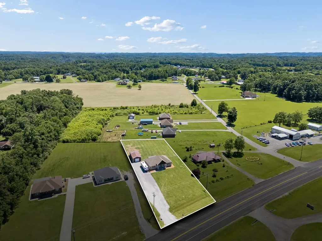 2892 Highway 52, E Lafayette TN 37083