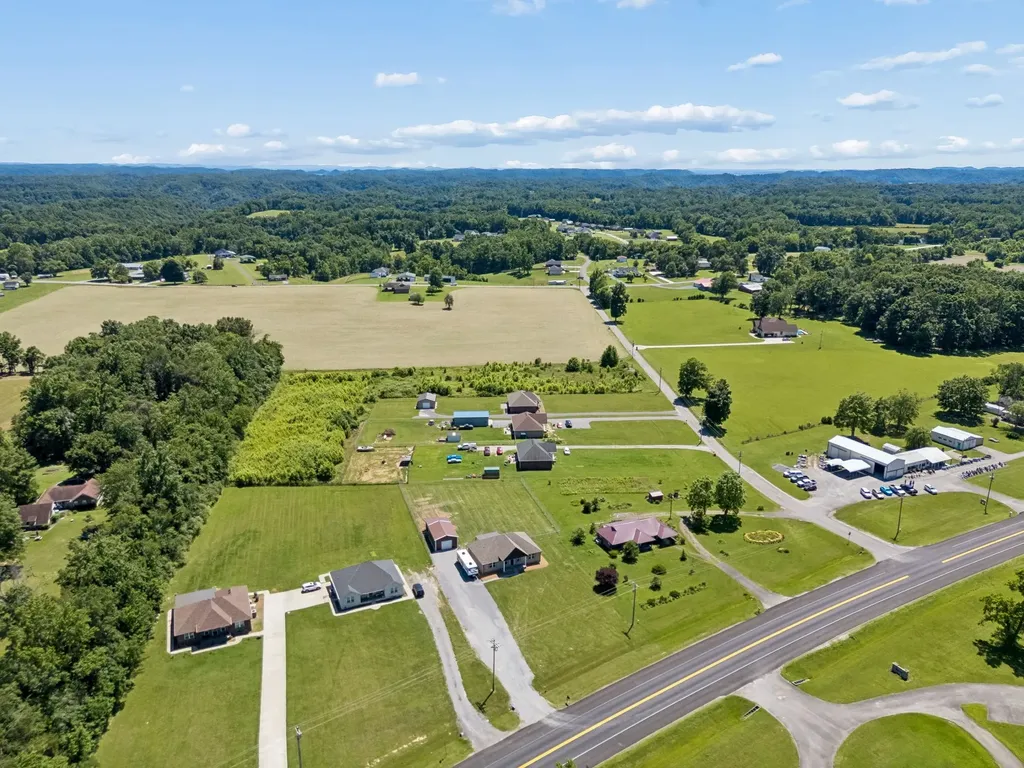 2892 Highway 52, E Lafayette TN 37083