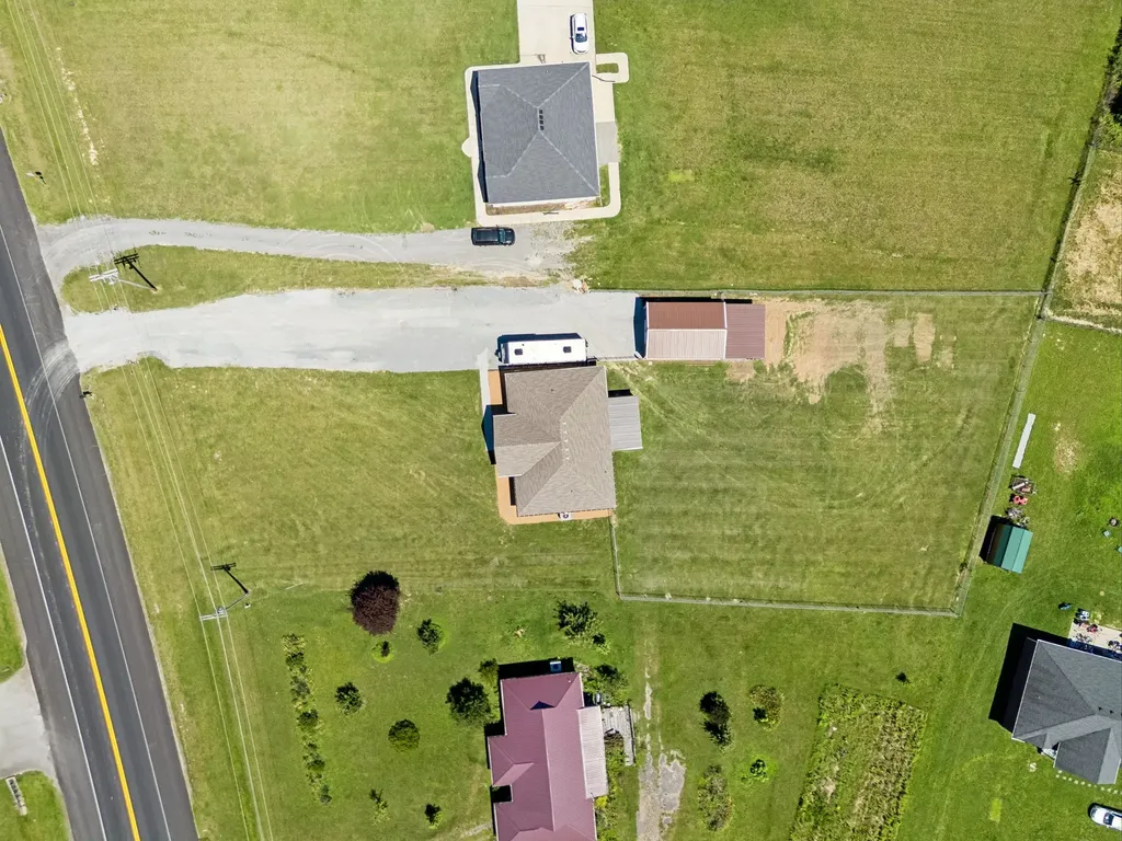 2892 Highway 52, E Lafayette TN 37083
